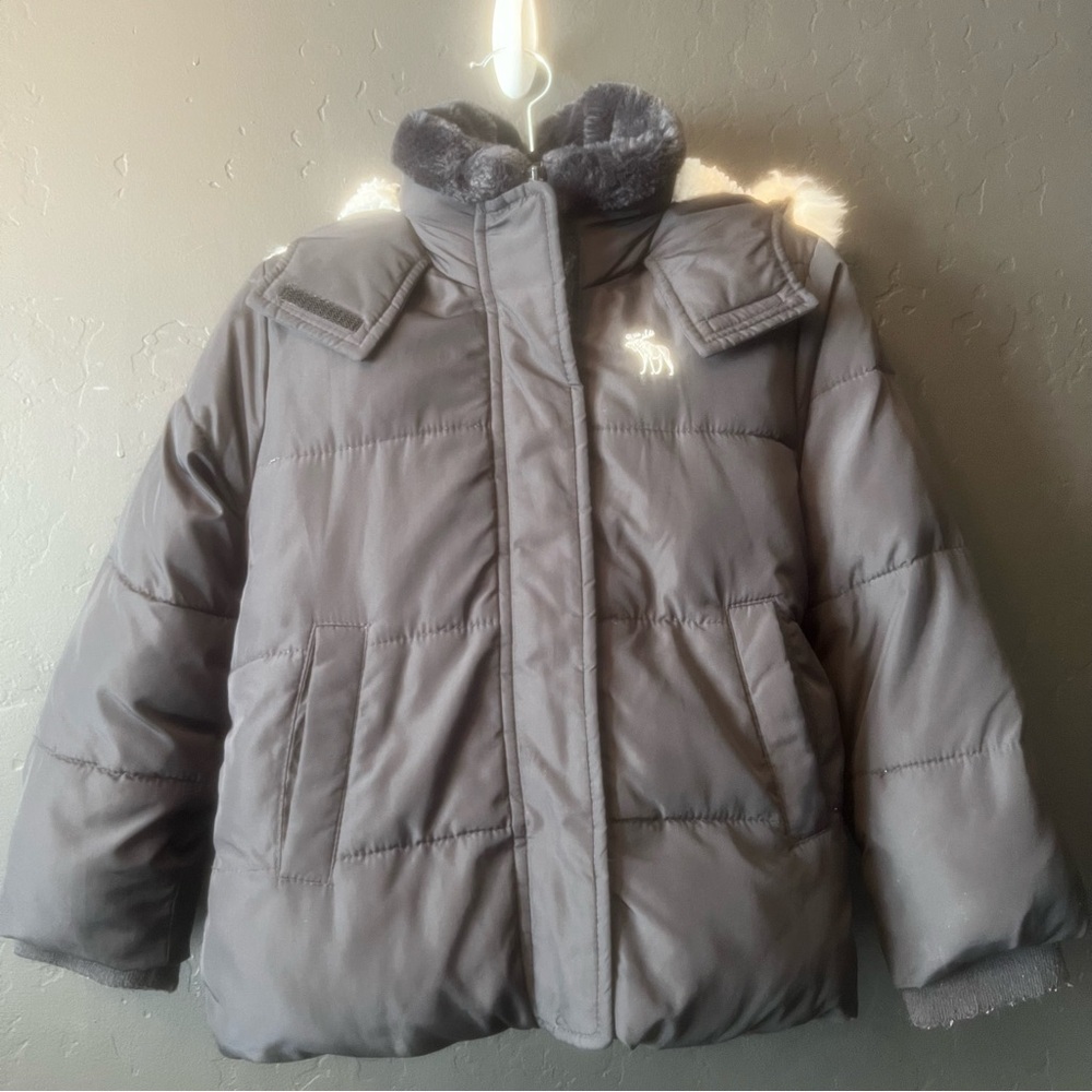 Abercrombie Kids girls jacket size: 5/6 color: black/ white